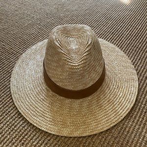 GiGi Pip Adjustable Wide Brim ISLA Straw Fedora Hat Like New
